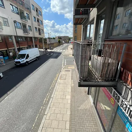 London Modern Flats Near Transports-3