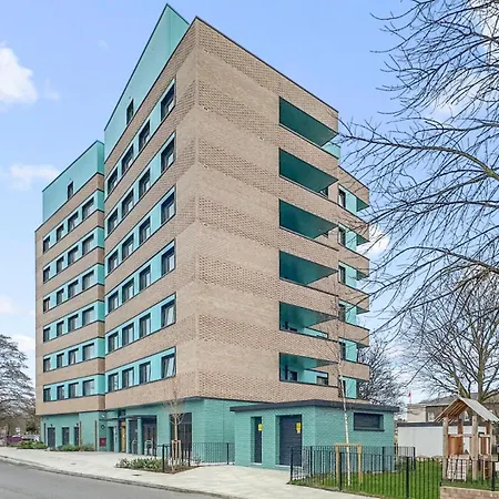 Modern Flat In Heart Of London-3