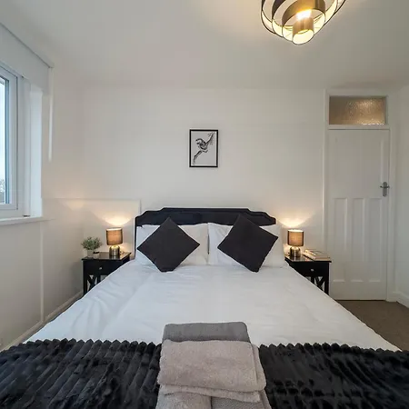 Cosy Home By Wembley Stadium-3