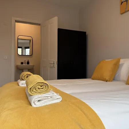 Buxton Road Suites-3