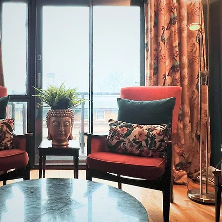 The Kensington Retreat-2