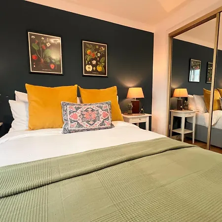 The Kensington Retreat-3