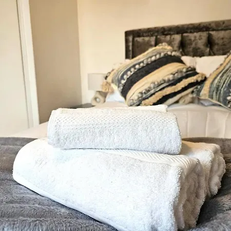 Stylish London Maisonette, Sleeps 7, Walk To Camden Market, With Secure Parking-3