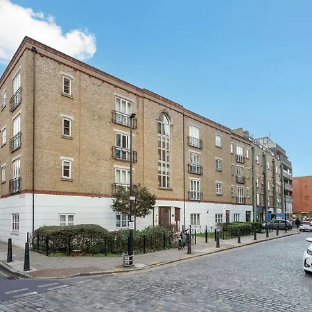 1-Bed Whitechapel Apartment Near Tube & Elizabeth Line Sleeps 4-3