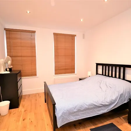 Hyde Park Studio Apartments-2