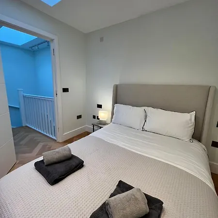 Two Bedroom Luxury Apartment-3