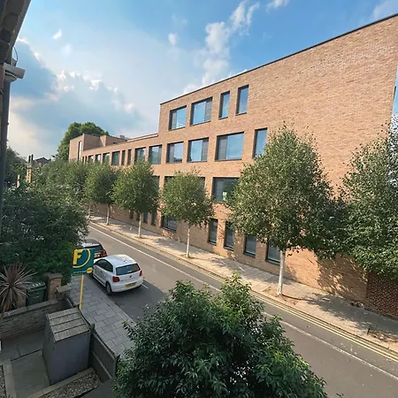 Double Bedroom In Clapham-3