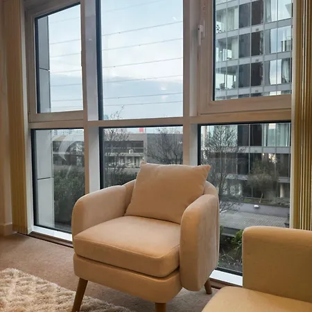 Entire Flat Excel, Ifs Clouds, O2 Arena, City Airport-2