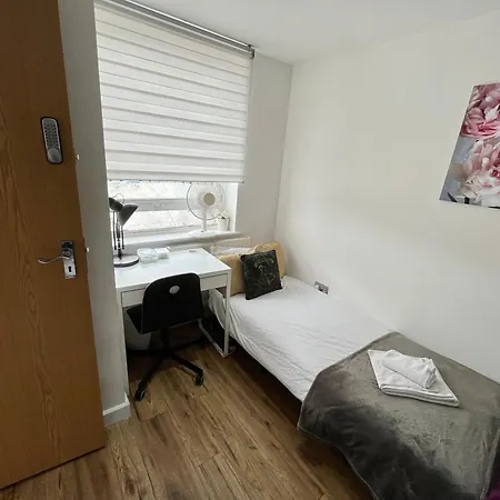 Euston Central Private Bedrooms 119A 4-7-2
