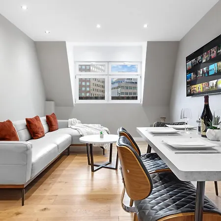 London Bridge Luxury By Sol Haven-2
