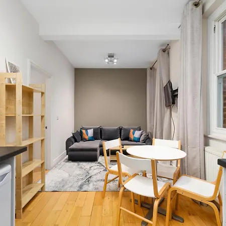 Paddington Modern Apartments-3