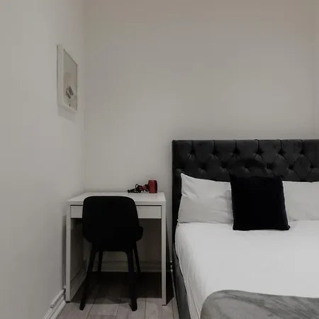 Edgware Road Apartments-2