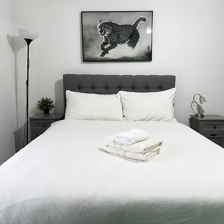 London Luxury Holiday Home B-2