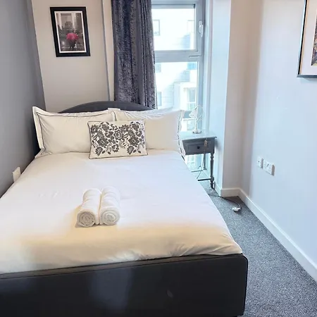 London Luxury Holiday Home B-2
