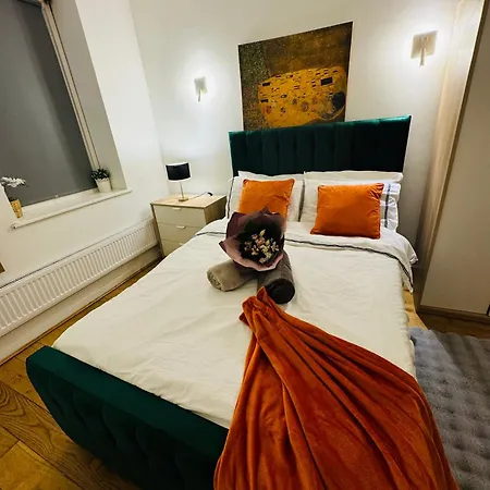 Cozy Family-Friendly 2 Bedroom Flat In Kingscross, St Pancras!-2