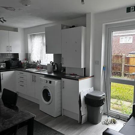 Lovely Double Room Available, In Shared House-2