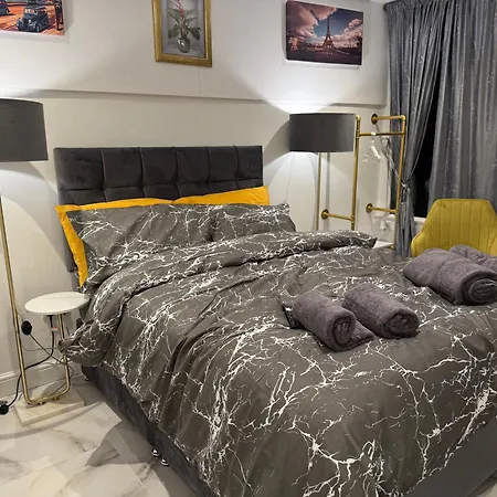 Luxury Studio In Victoria, 7 Minutes Walk To Victoria Station, Room 4-3