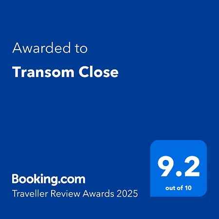 Transom Close-3