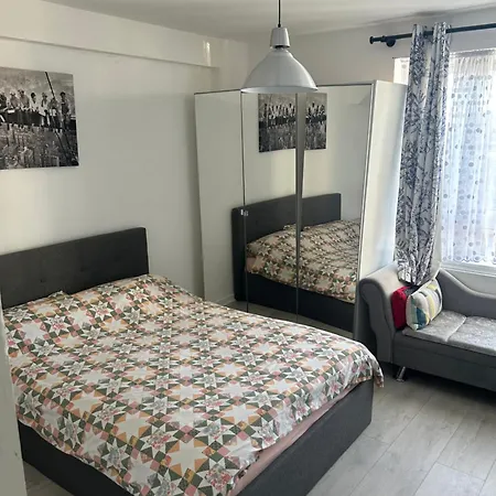 Cosy 2-Bedroom Flat In Finsbury Park, Modern, Convenient & Close To Central London!-2
