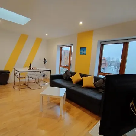 Lovely 1 Bedroom Apartment In South East London-2