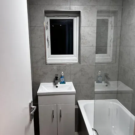 Lovely Double Room Available, In Shared House-3