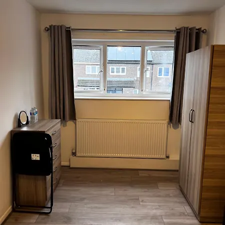 Lovely Double Room Available, In Shared House-2