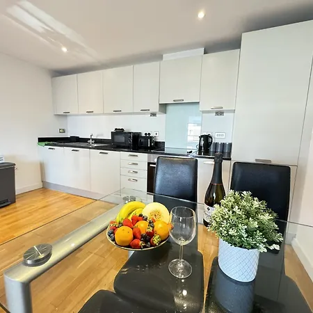 Luxury Tower Bridge Apartments-2