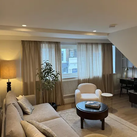 Comfort 3 Bedroom Home In Notting Hill-3