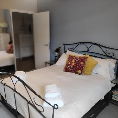 Fantastic Modern 1 Bedroom Flat In Lambeth-3