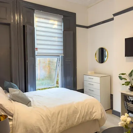 3 Min From Station, Studio Flat London-2