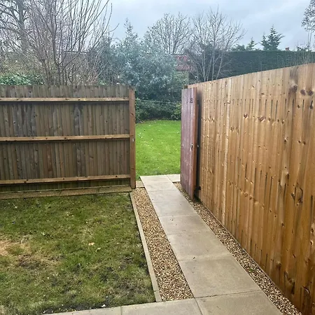 Charming Apartment In West Ealing, 12 Mins To Central London By Train, Free Parking, 8-Min Walk To Station-2
