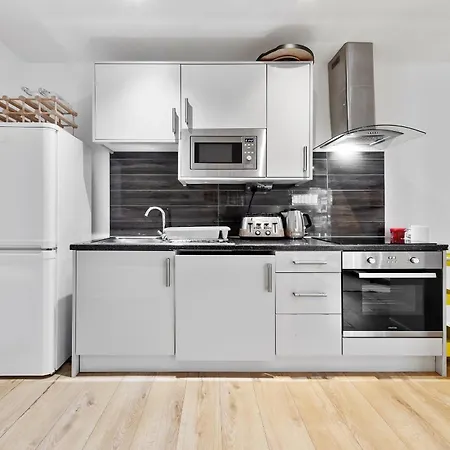 Luxury 2Br Flat In Battersea-2