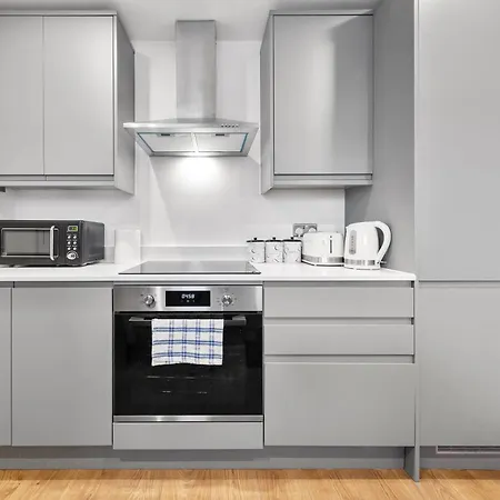 Central London Two Bedroom Serviced Apartment - Nine Elms Luxury Stay - Vauxhall & Westminster-3