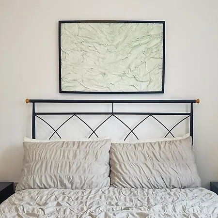 New Large 2 Bed Flat In London-3