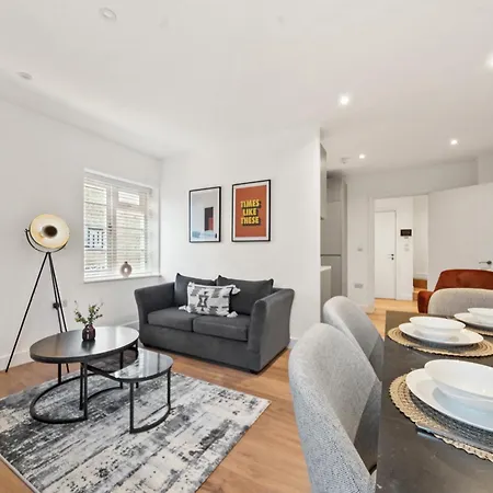 Stylish & Spacious Modern Apartments Near Dalston Kingsland Station - By Short Stories London-2