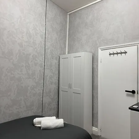 Cozy Studio Flat Central London-2