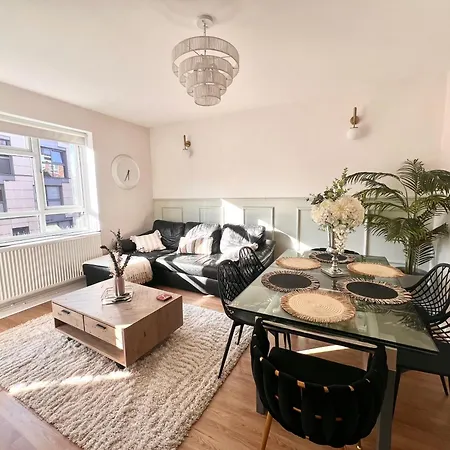 Central City Zone 1 Trendy Shoreditch Large 3 Bed-2
