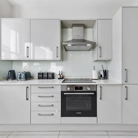 Cozy Flat In South Kensington-3