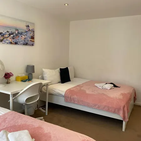 Fabulous Private Bedrooms Near Euston Station, Central London-2