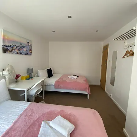 Fabulous Private Bedrooms Near Euston Station, Central London-3