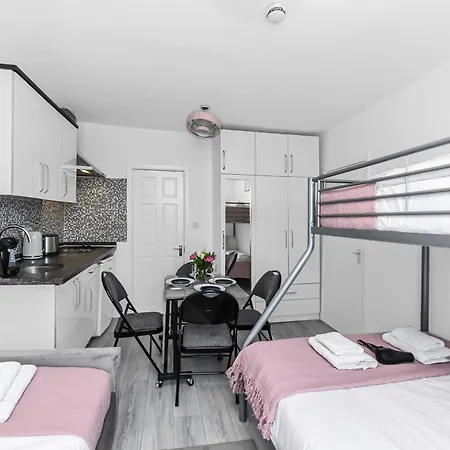 Stylish And Cosy Apartments In Camden 5Mins To Kings Cross St Pancras-3
