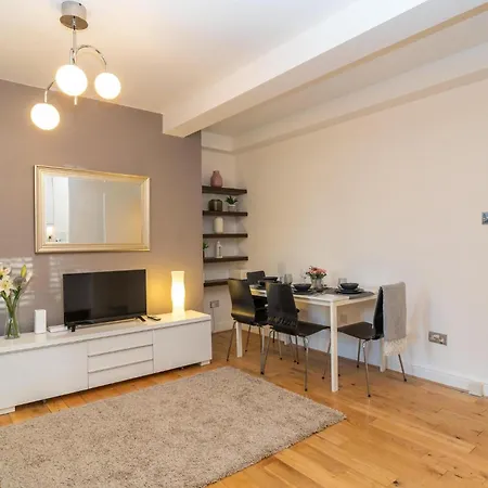 Location! 2 Bed/2Bath - Pro Host-2