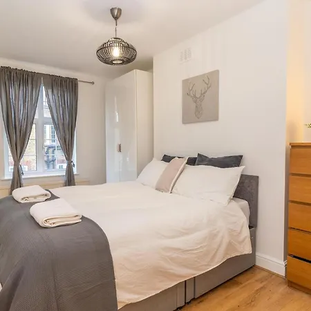 Location! 2 Bed/2Bath - Pro Host-2