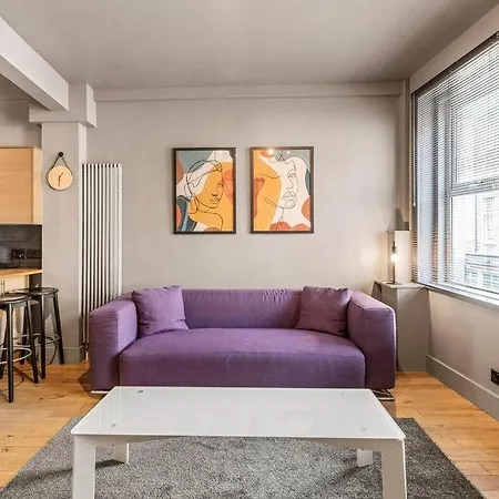 Spacious Home On Chapel Market-2