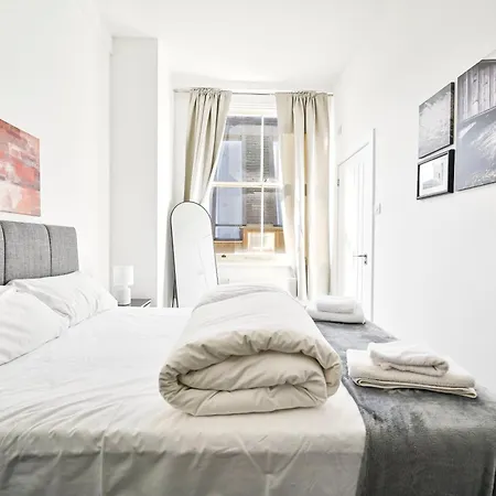 Farringdon Comfortable 2 Bed Apartments-3