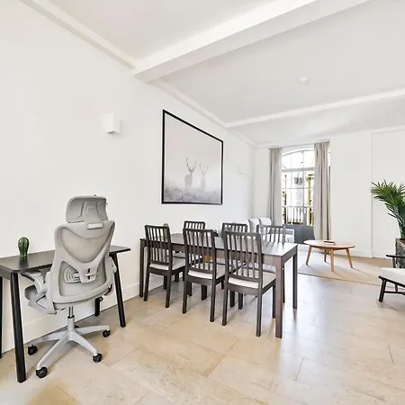 Farringdon Comfortable 2 Bed Apartments-3