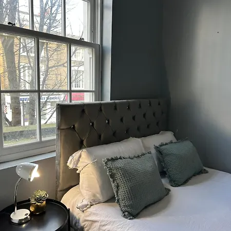 "Bright & Spacious" 3 Bedroom Flat By Kings Cross, St Pancras Station!!!!64-3