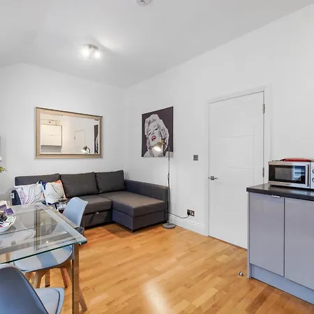 Apt 4, Soho Apartments 2Nd Floor By Indigo Flats-2