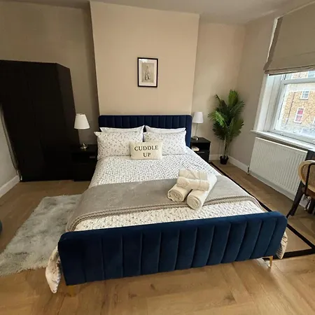Stylish Camden Studio-3
