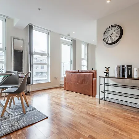 Modern London City Apartment-2